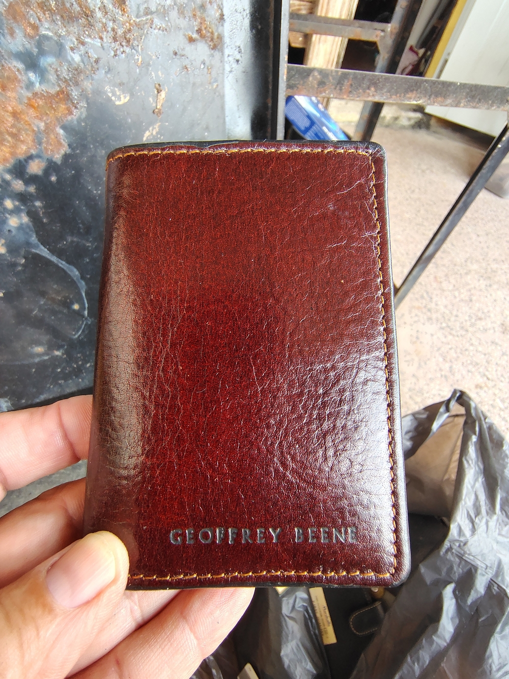 Geoffrey Beene Men's Leather Bifold Card Wallet - Brown